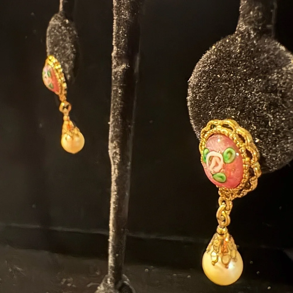 Vintage Avon Gold and Pink Drop Earrings with Green Accents - Picture 3 of 9